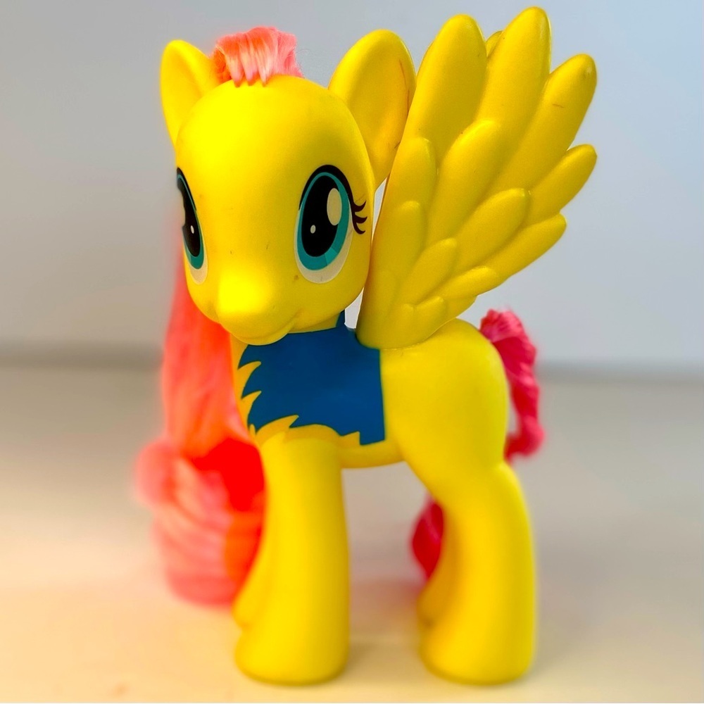 My Little Pony 6” Fluttershy Wonderbolts G4 2010 Figure w/Wings Yellow P…